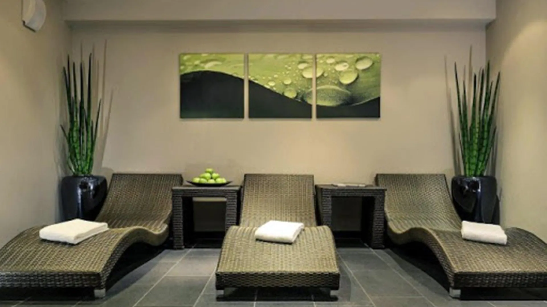 Voco Dusseldorf Seestern, An Ihg Hotel